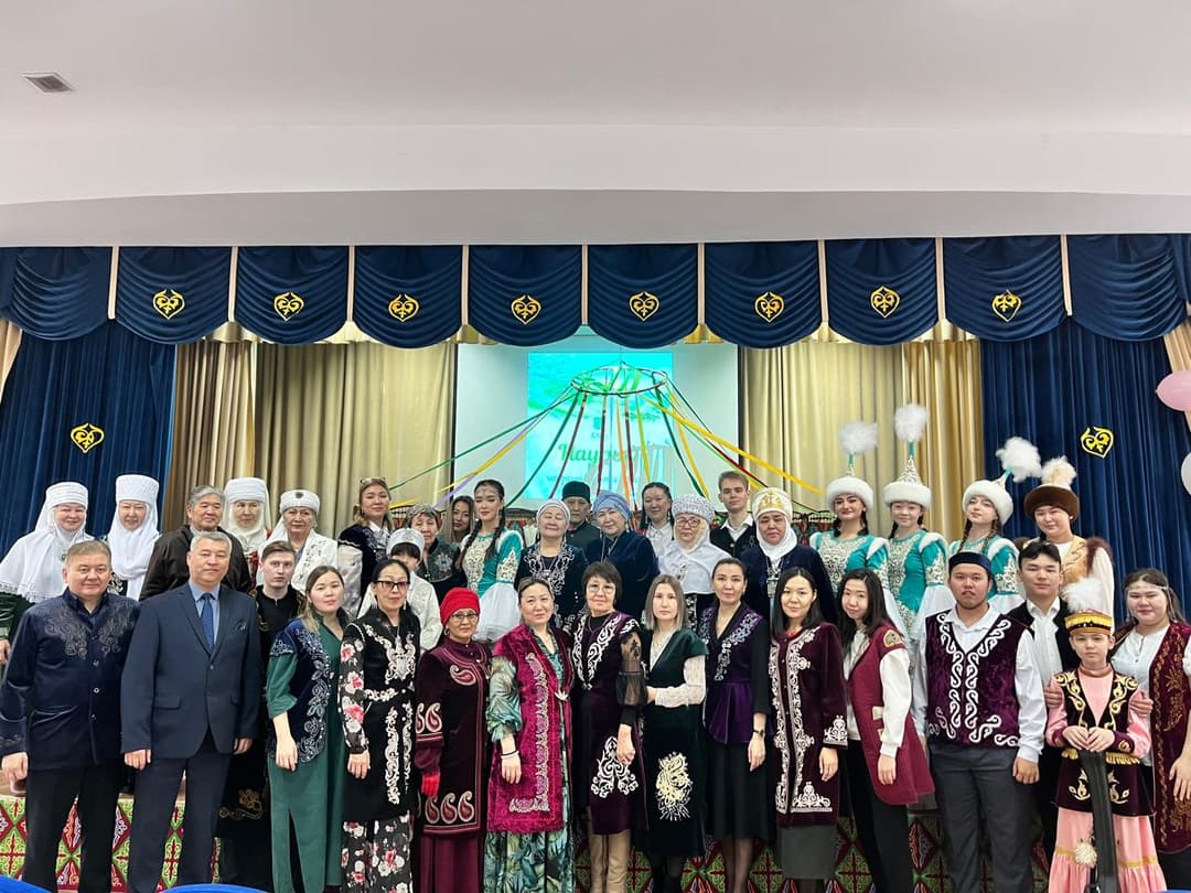 Esil University-дегі Наурыз: дәстүрлі дәмдер, мәдени бояулар және музыкалық көңіл-күй