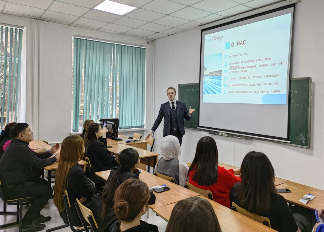 Esil University-де Job Türkiye кәсіптік бағдар беру семинары