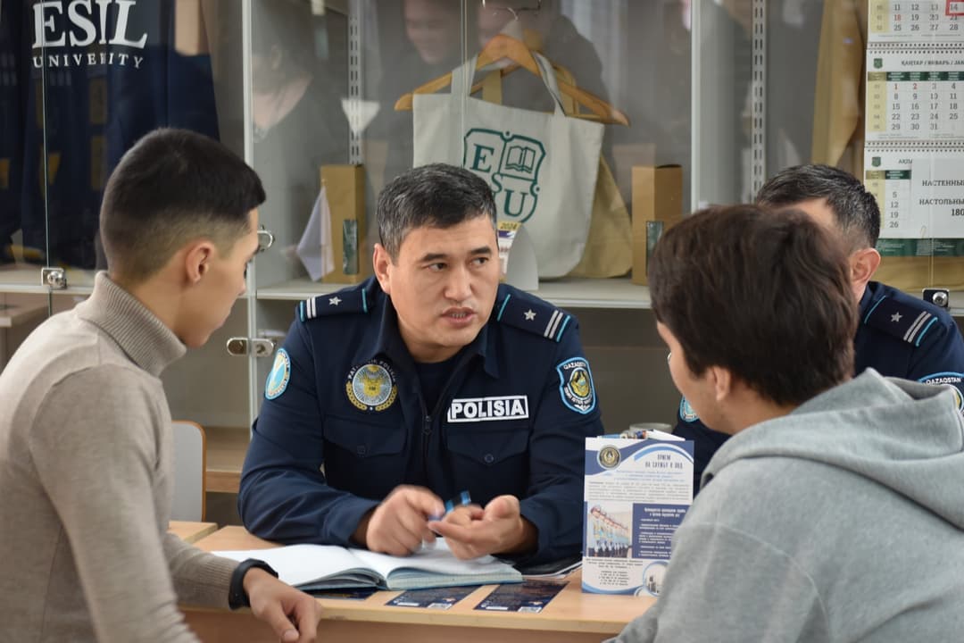 ESIL UNIVERSITY-ДЕ БОС ЖҰМЫС ОРЫНДАРЫ ЖӘРМЕҢКЕСІ ӨТТІ