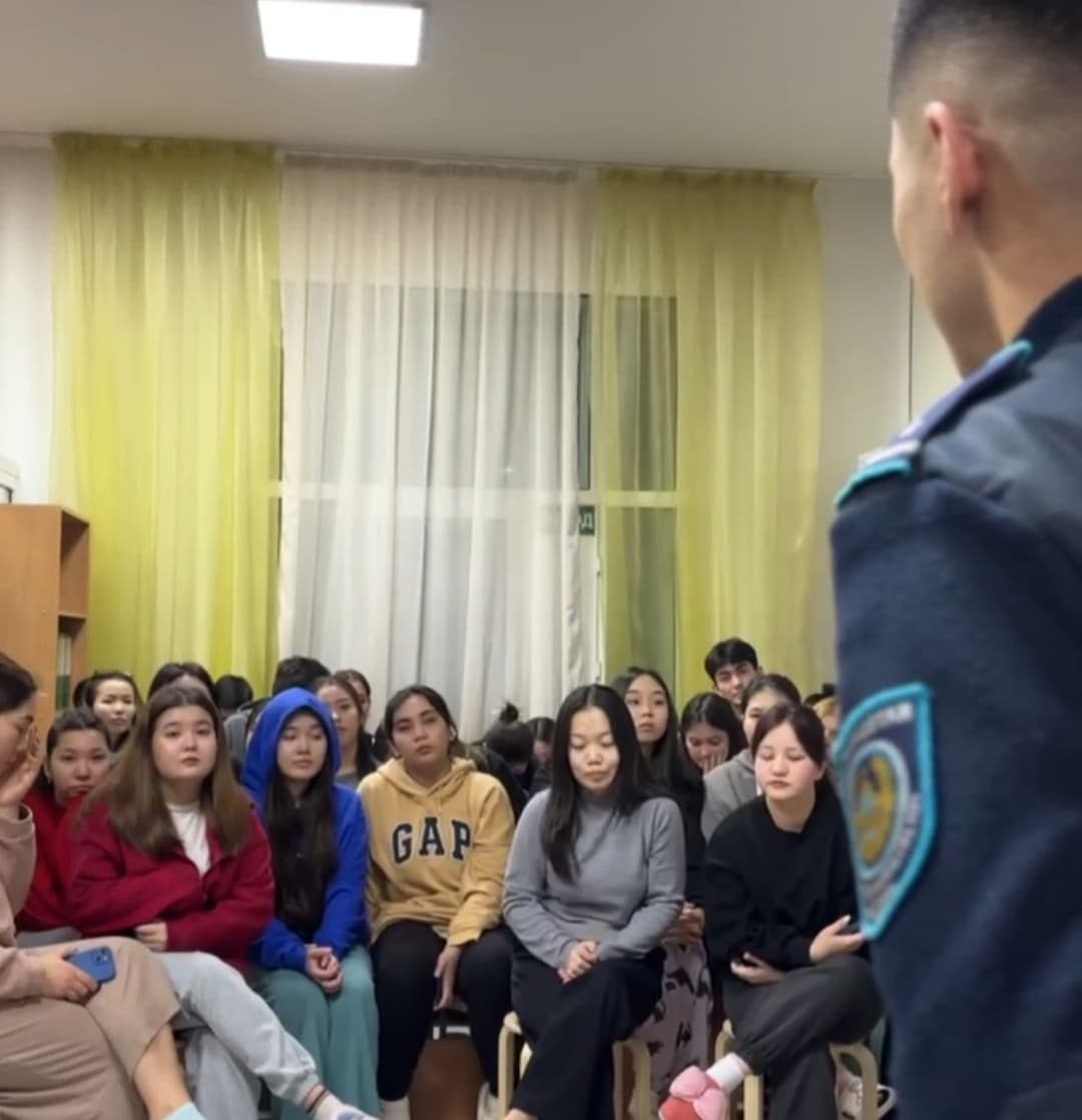 EsU Студенттер үйінде учаскелік инспекторлармен кездесу өтті