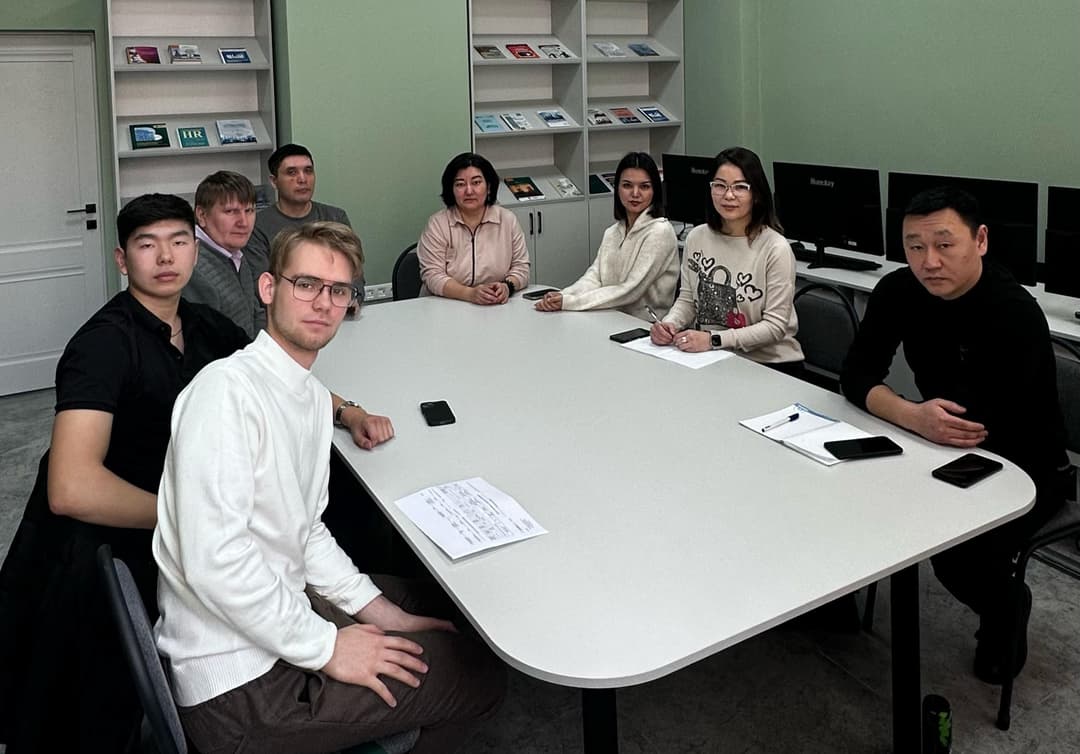 В Esil University состоялась встреча участников и менторов программы Startup & Esil