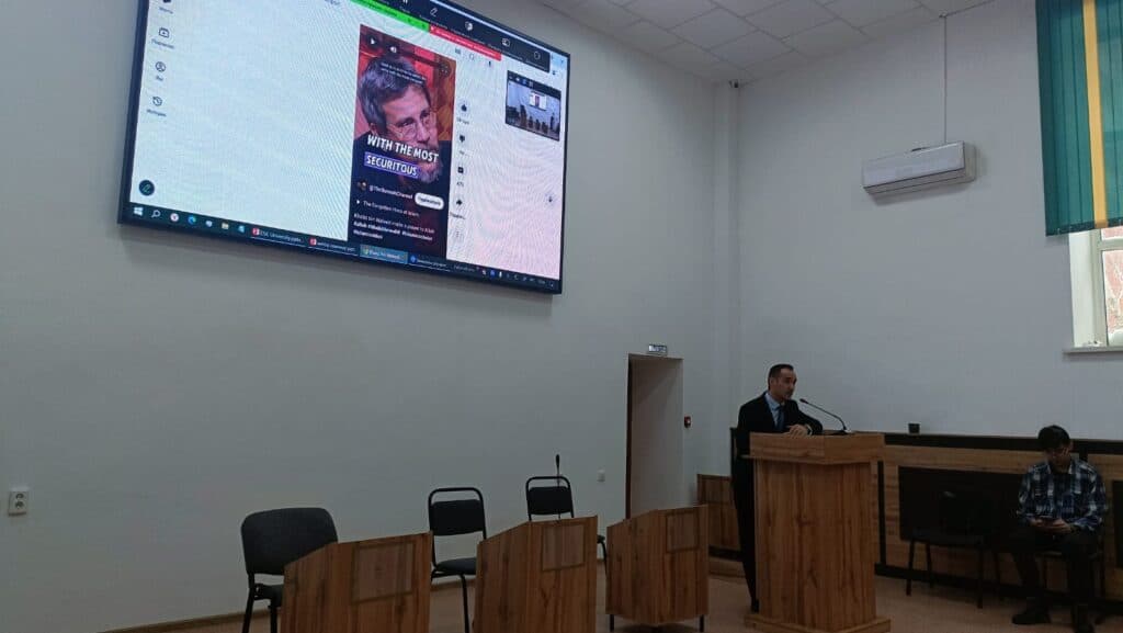 «Жоғары білім саласындағы заманауи үрдістер мен инновациялар» тақырыбында оқу-әдістемелік конференция өтті