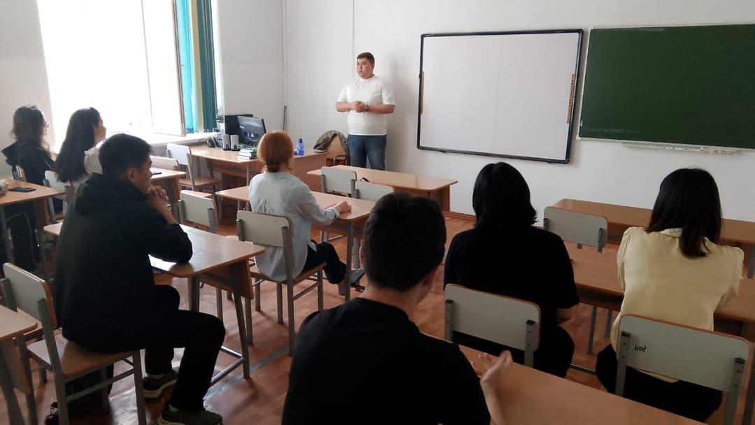 Студенттерге «Өз бизнесіңді қалай бастап, дамыту керек» тақырыбында қонақ дәріс өтті