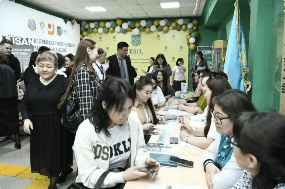 Esil University провели ежегодную ярмарку вакансий