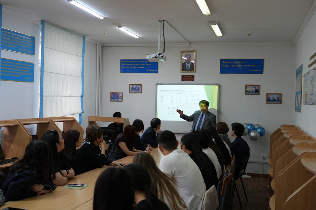 Esil University-де «Жоғары оқу орнындағы интерактивті оқыту әдістері» тақырыбында оқу-әдістемелік семинар өтті