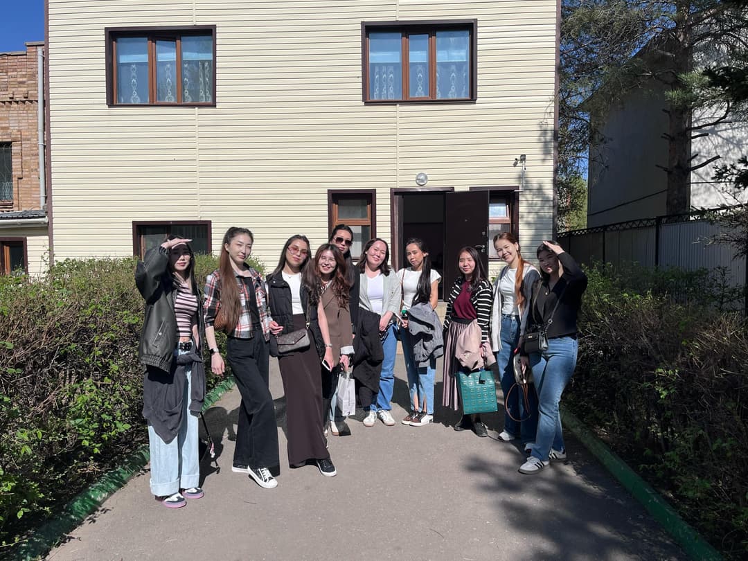 Esil University Students Visited a Nursing Home as Part of an Off-Site Class