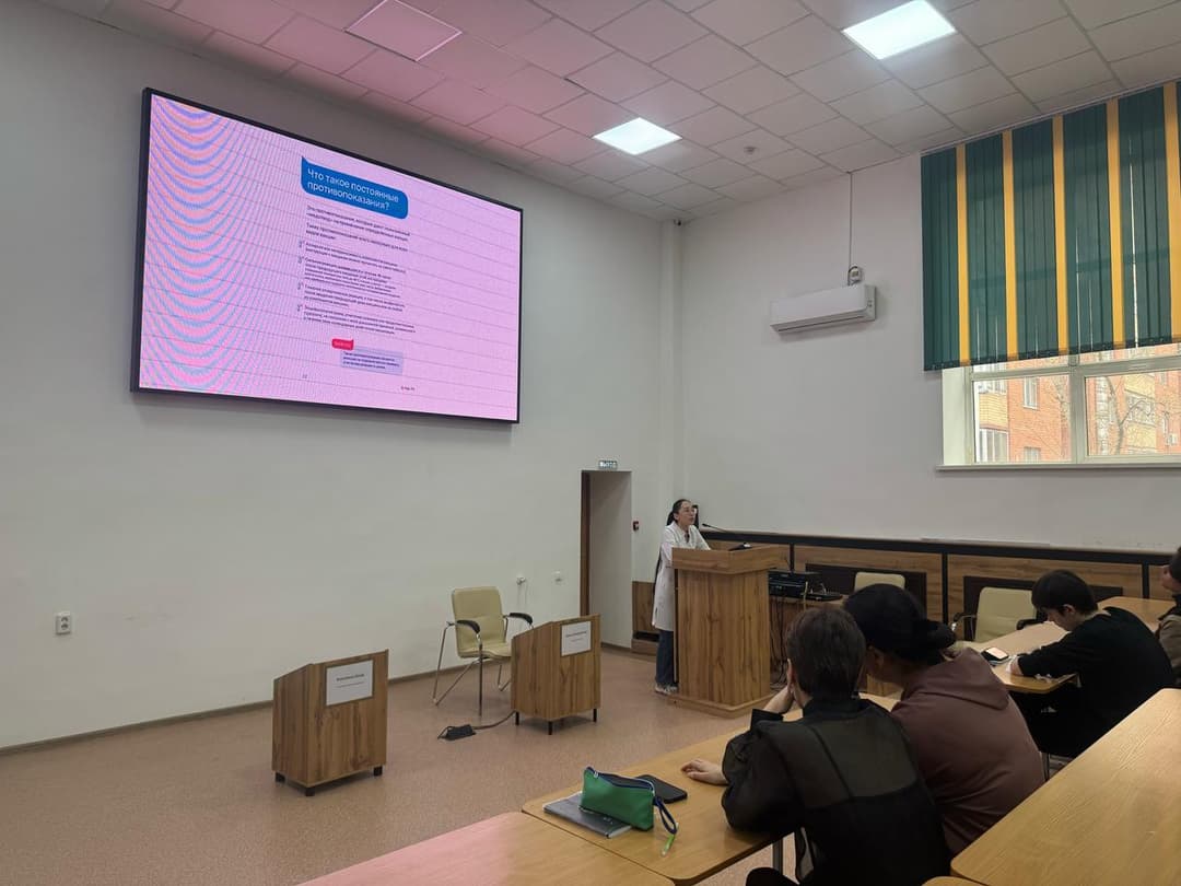 «Astana Clinic» мамандарының қонақ дәрісі Esil University-де өтті