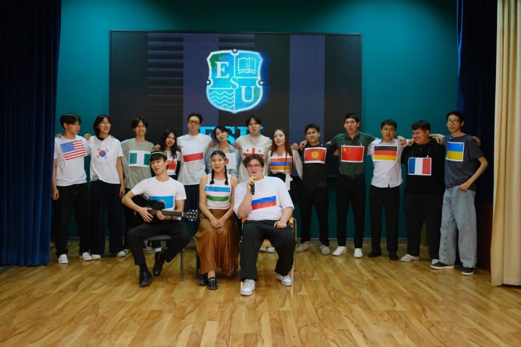 Esil University 庆祝哈萨克斯坦人民团结日