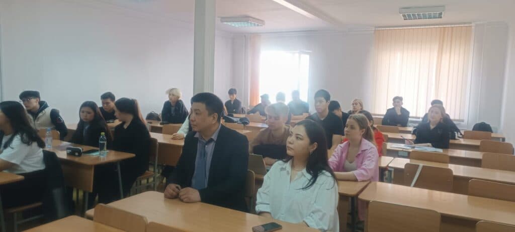 大学举办与「Kazakhmys」公司代表的会面