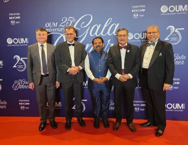 The Rector of Esil University Visited Open University Malaysia