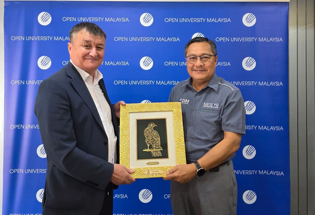 Esil University ректоры Open University Malaysia-ға барды