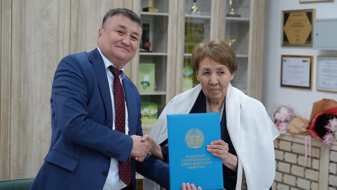 Профессор Esil University Алма Галиева получила награду за вклад в развитие науки