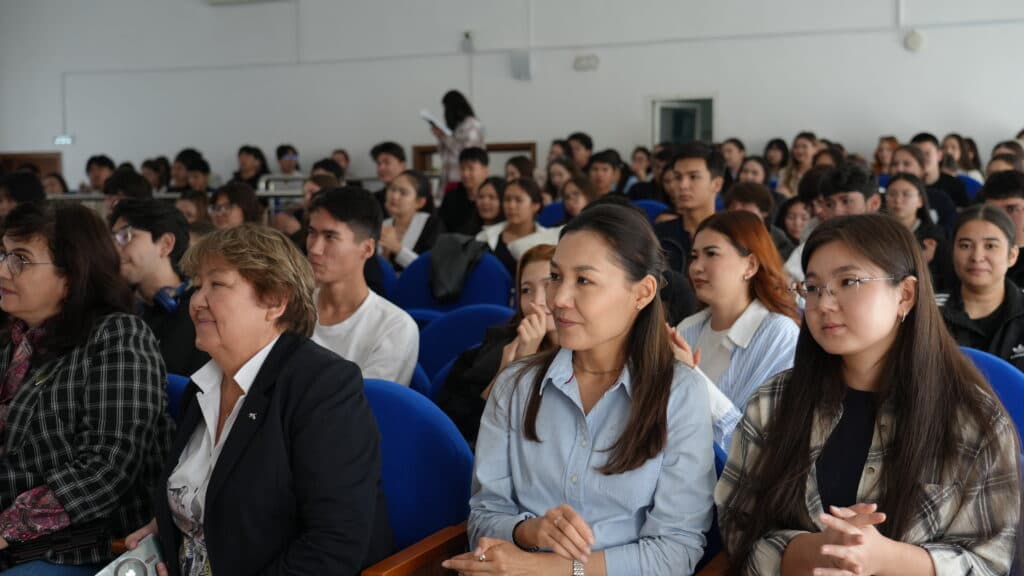 Esil University「旅游」教育项目周开始