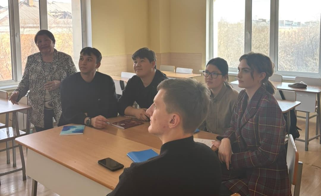 Esil University студенттері «Есеп және аудит» кафедрасының семинарында тәуекелдерді басқару әдістерін талқылады