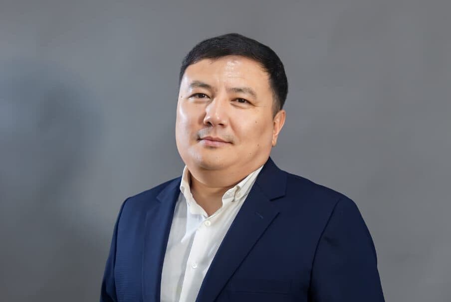 Қауымдастырылған профессор ғылыми атағының берілуімен құттықтау