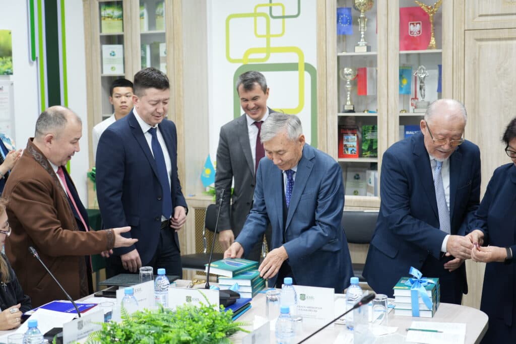 Esil University Discussed the Digital Transformation of the Banking Sector