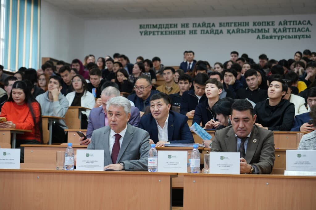 Esil University 举办纪念 B. 布列乌利耶夫教授 60 周年的国际会议
