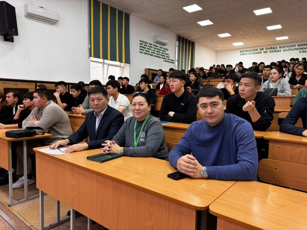 值检察院日之际，Esil University 举办客座讲座