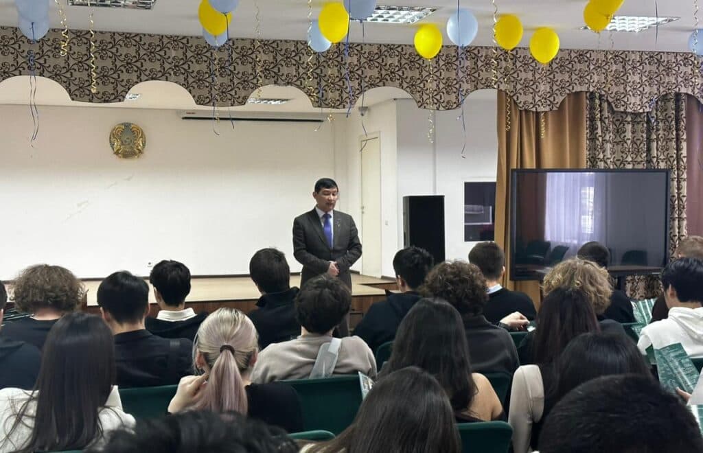 ESIL University ЕАГИ түлектерімен кәсіптік бағдар беру кездесуін өткізді