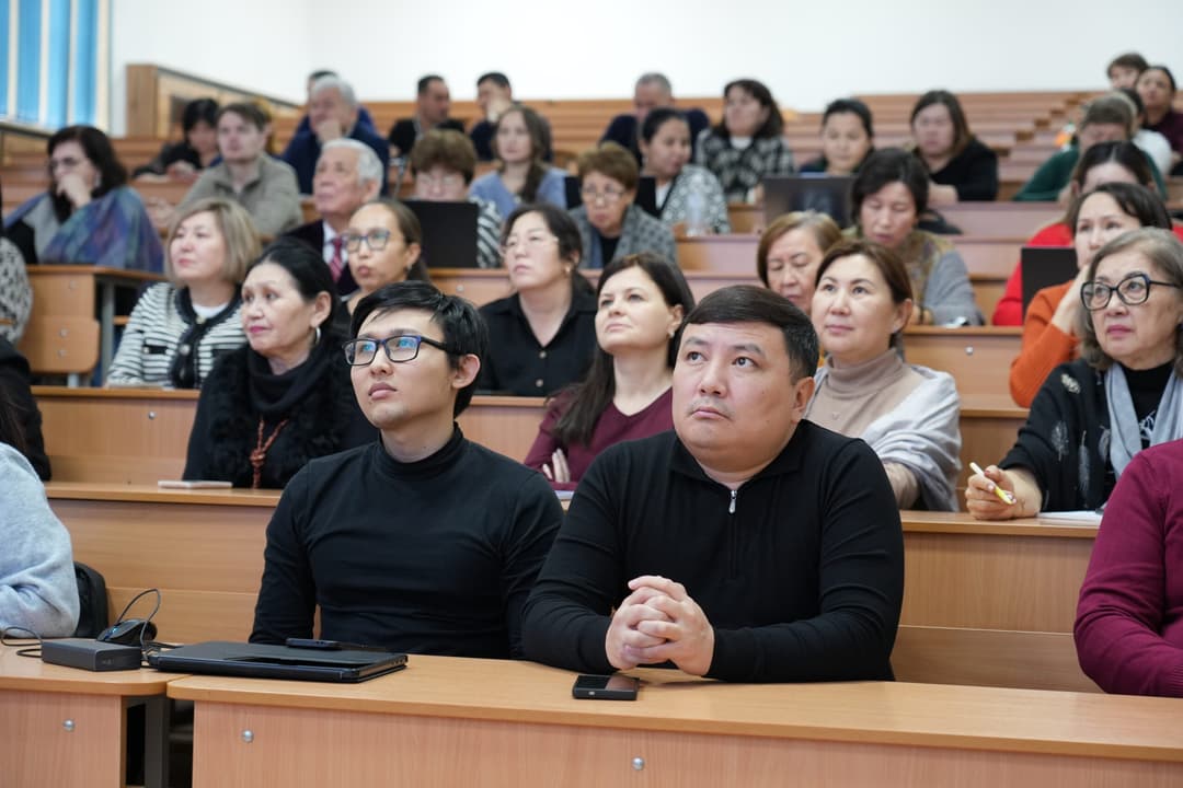 ESIL University-де білім беру мен ғылымда жасанды интеллектті пайдалануға арналған шеберлік сыныбы мен баяндама өтті