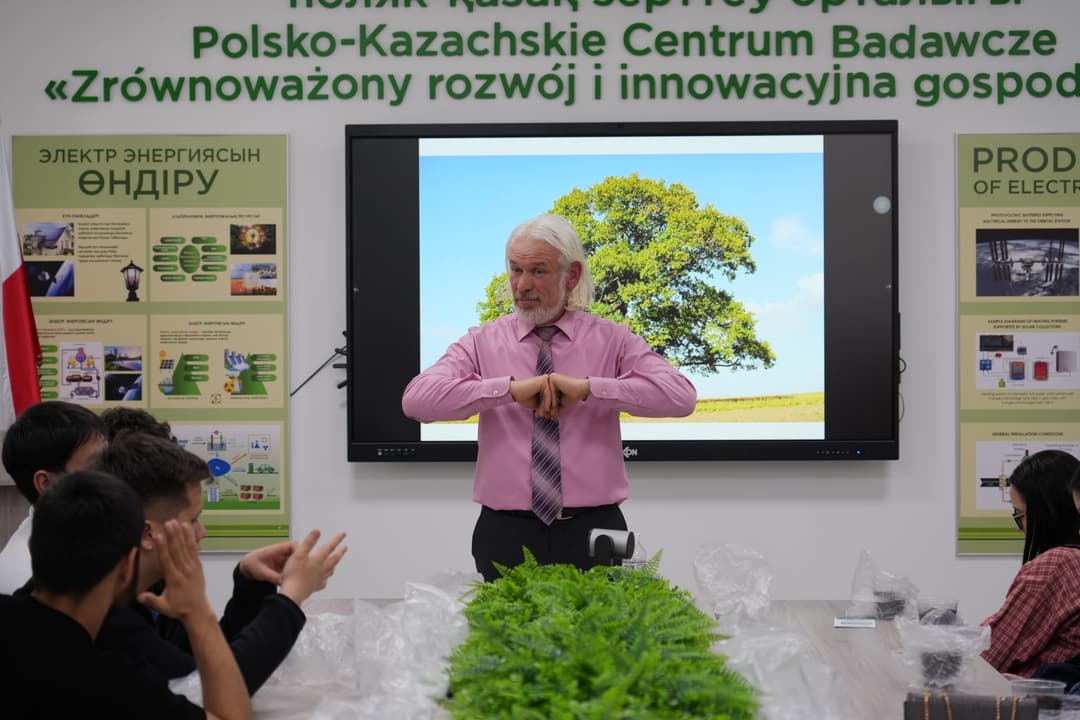 Esil University студенттері экологиялық жауапкершілік пен жасыл аймақтарды талқылады