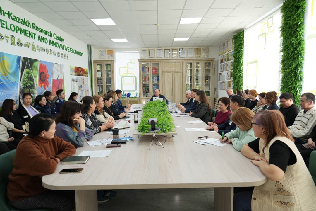 В Esil University обсудили проект Конституции