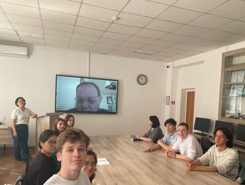 Esil University-де жасыл экономиканы дамытудың өзекті мәселелеріне арналған қонақ дәріс ұйымдастырылды