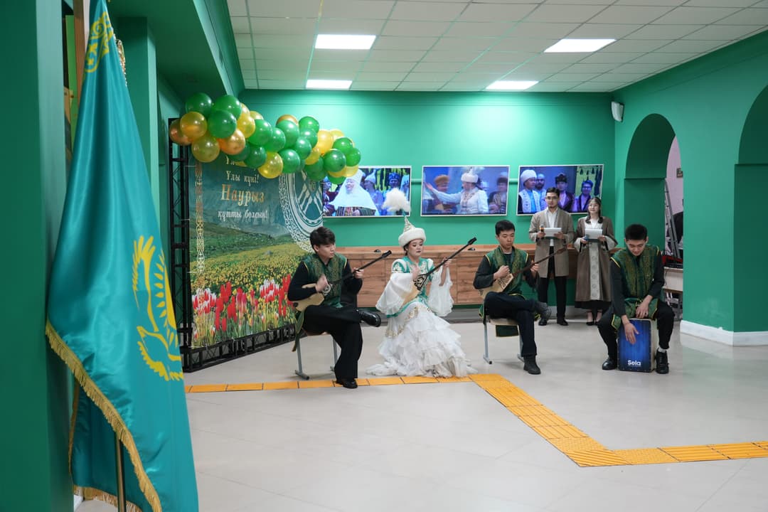 Esil University-де Көрісу күніне арналған мерекелік бағдарлама өтті