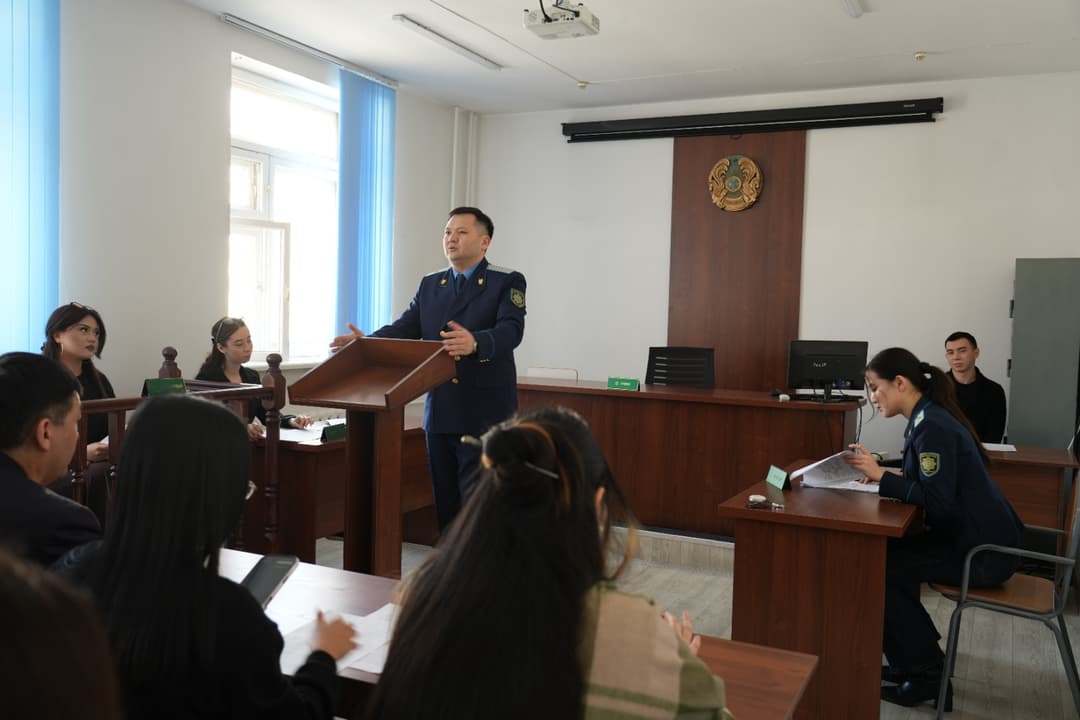 Esil University-де дроппинг ісі бойынша симуляциялық сот процесі өтті