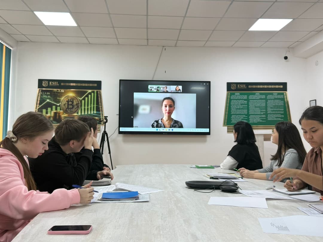 Esil University-де М.В. Ломоносов атындағы ММУ профессорының дәрісі