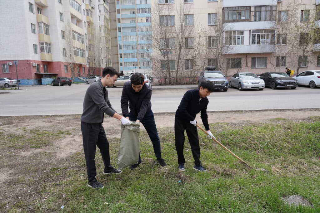 Esil University Students Held a Cleanup Day as Part of ‘Taza Qazaqstan’