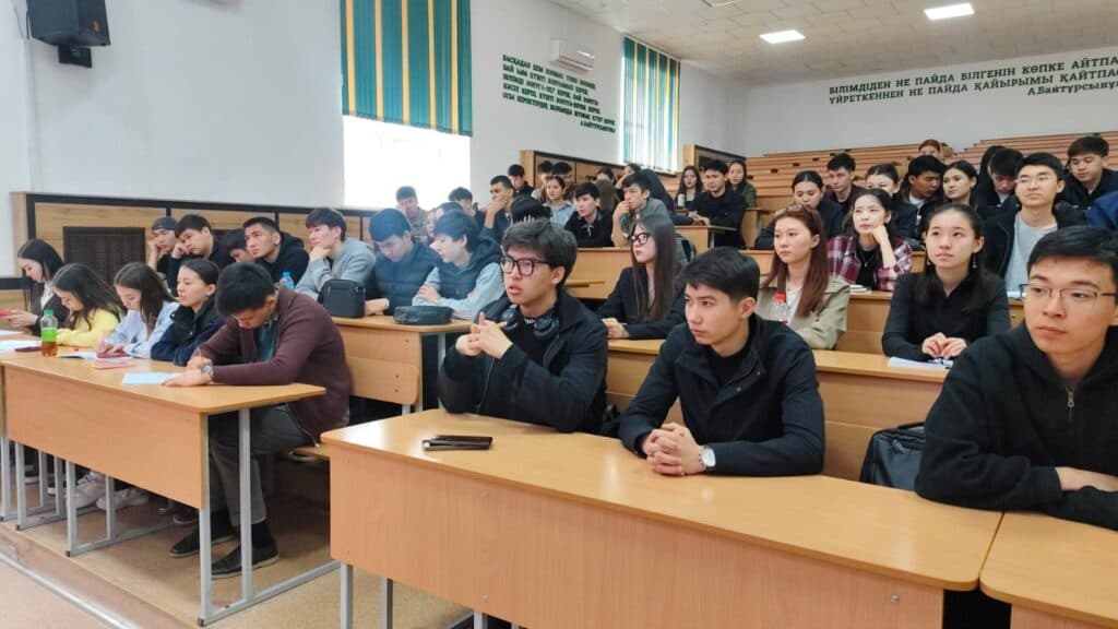 Esil University held a meeting with students on legal culture