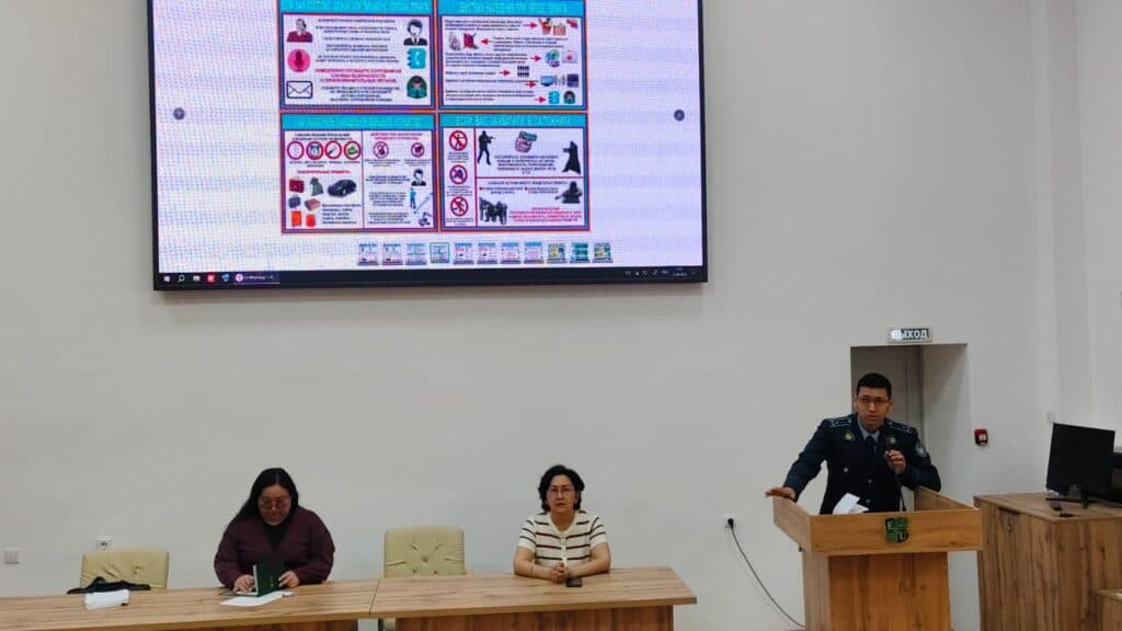 Esil University held a meeting with students on legal culture