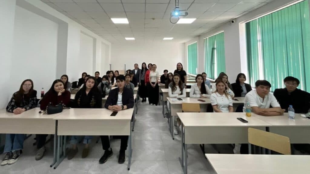 В Esil University провели гостевую лекцию на тему профилактики семейно-бытового насилия