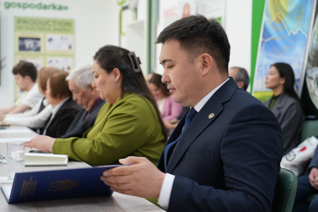 Esil University faculty met to discuss the new Constitution