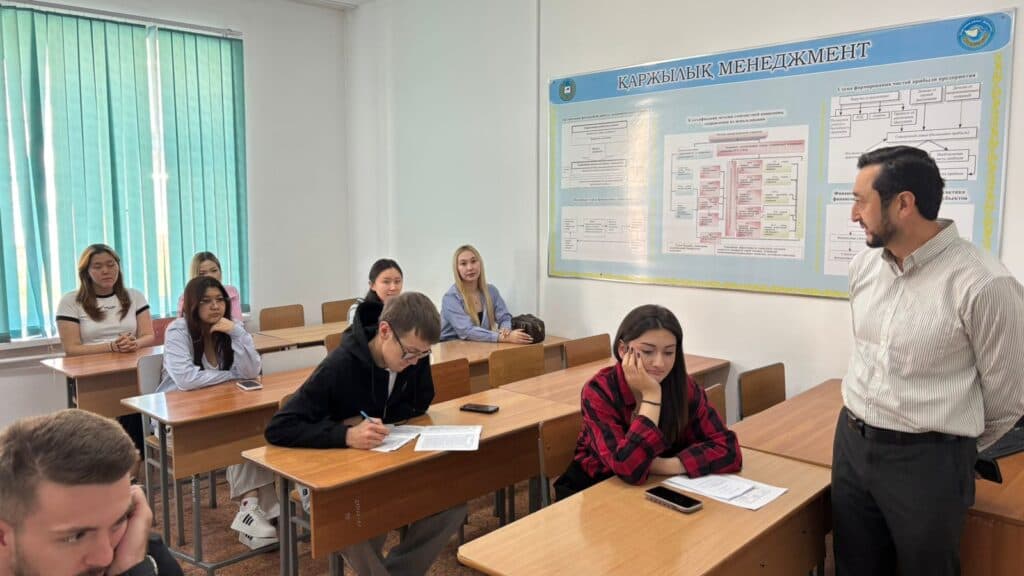 Esil University-де «Академиялық адалдықты бұзудың салдары» тақырыбында кураторлық сағат өтті