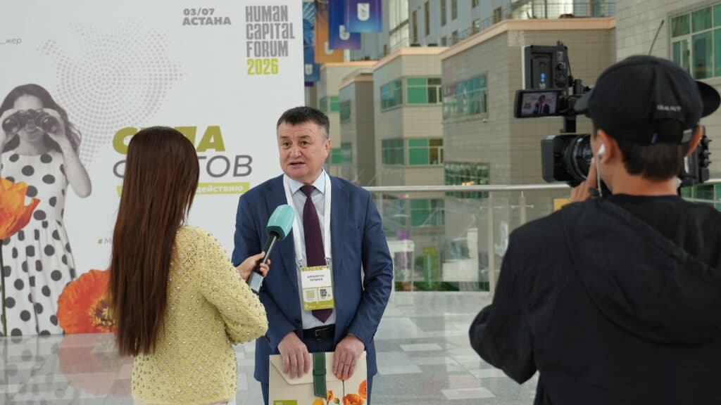 Esil University 在 Human Capital Forum 2026 上推介 10 位优秀毕业生