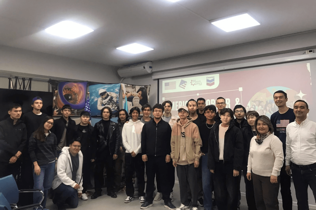 Студенты познакомились с возможностями American Corner