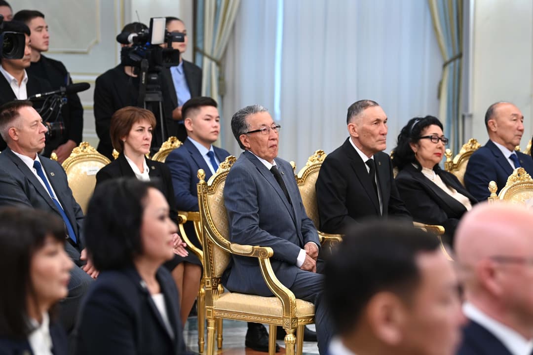 Профессор Esil University Мурат Алиев награжден медалью «Ерен еңбегі үшін»