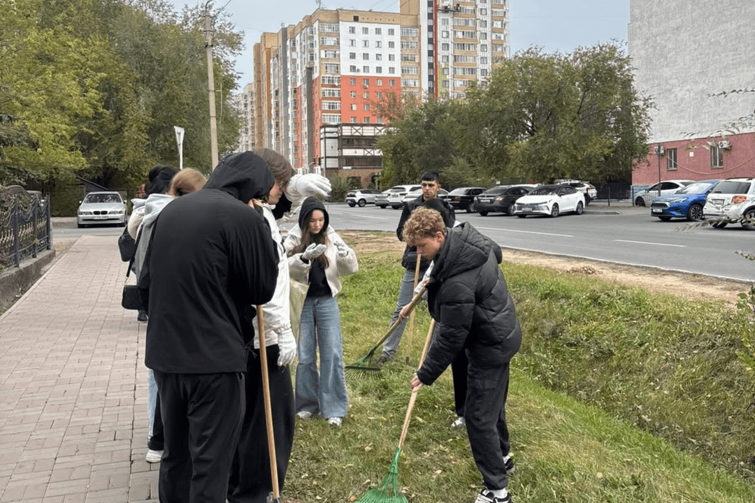Участие студентов в экологическом субботнике «Таза Қазақстан»