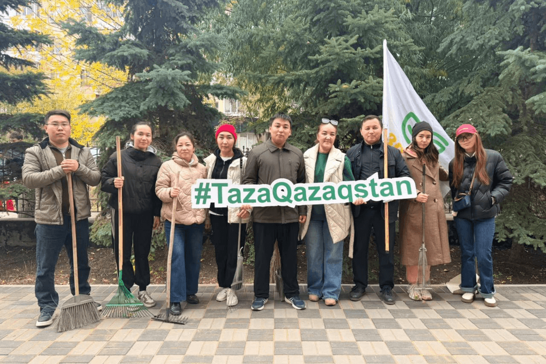Преподаватели Esil University приняли участие в экологической акции «Таза Қазақстан»