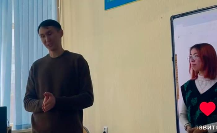 Esil University студенттеріне шешендік өнер бойынша шеберлік сыныбы өткізілді