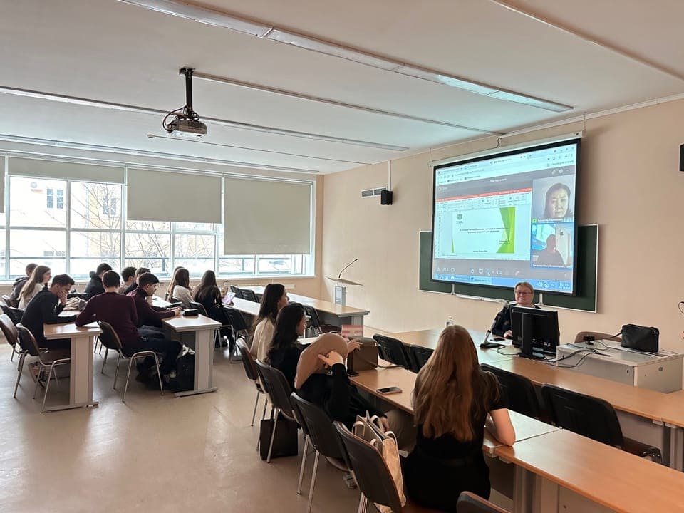 Esil University профессоры З.К. Есымханованың РФ үкіметі жанындағы Қаржы университетінің студенттеріне дәрісі