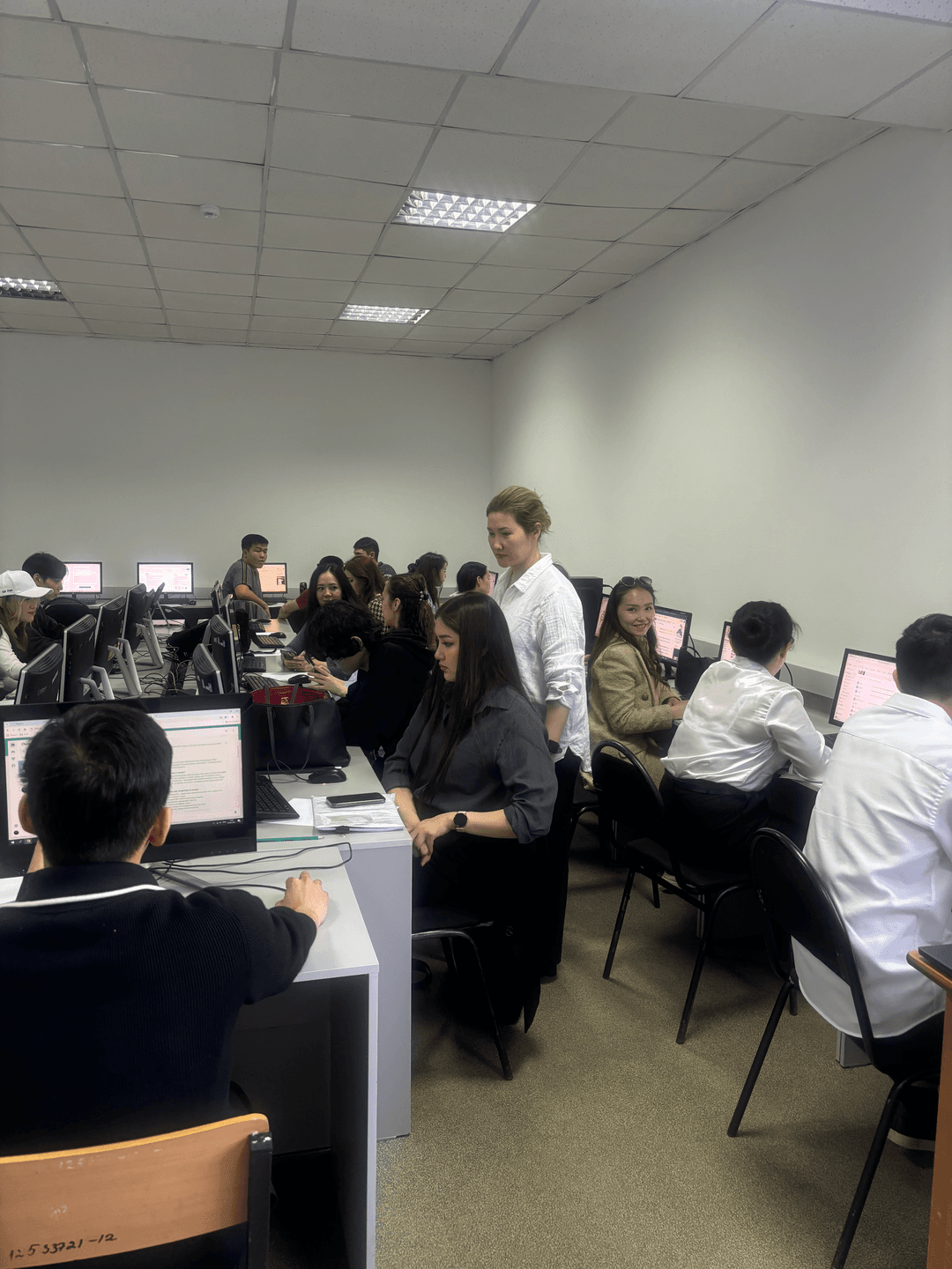 Esil University түлектерінің одан әрі сәтті жұмысқа орналасуы үшін сандық және вербалды ақпаратты талдау қабілетіне тестілеу жүргізілді