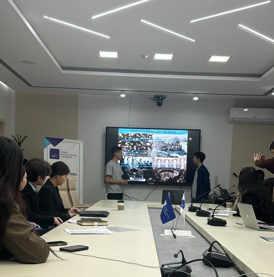 Студенты Esil University приняли участие в научно-исследовательском семинаре «History Time», проходящем в Международном Университете Астана