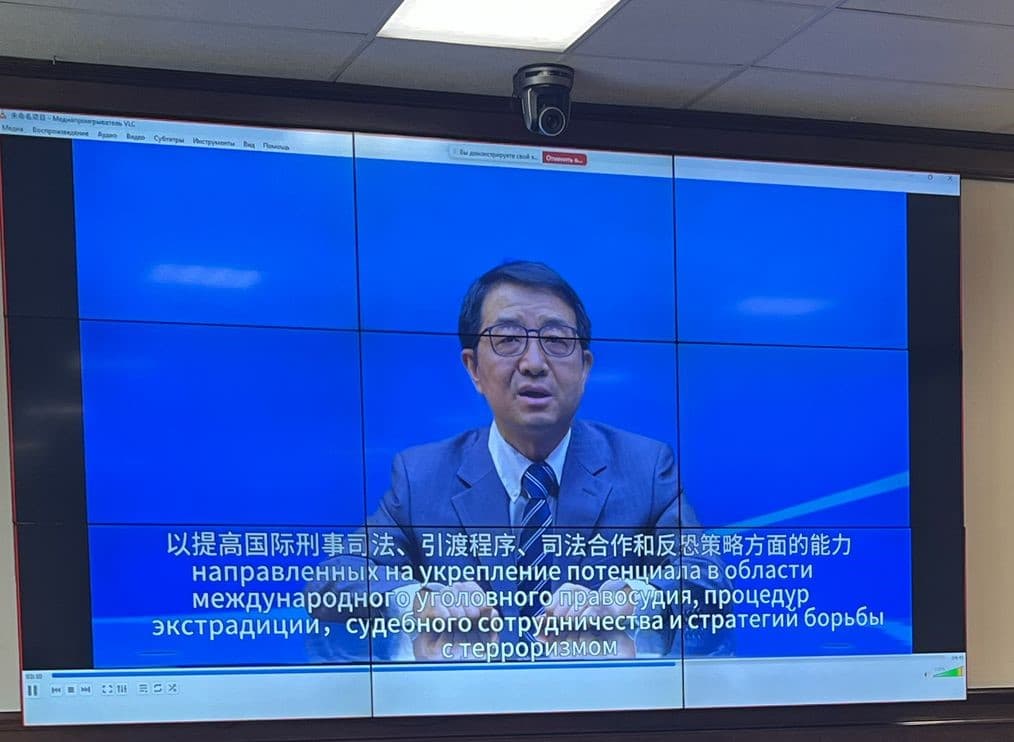 Esil University 工作人员在刑法改革国际会议上发言