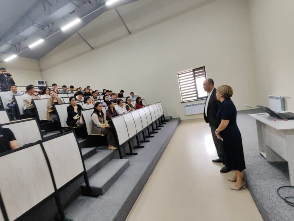 A Round Table on Leadership: Esil University’s Perspective in Samarkand
