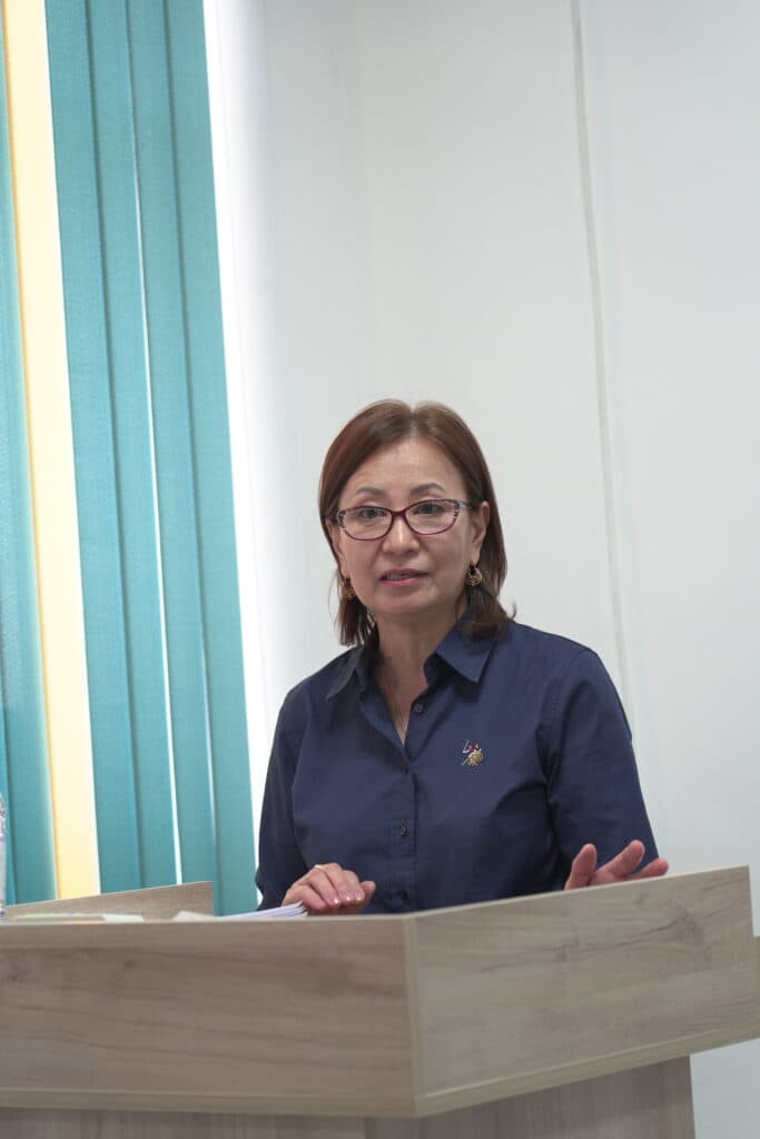 哈萨克斯坦国家统计局专家在 Esil University 的客座讲座