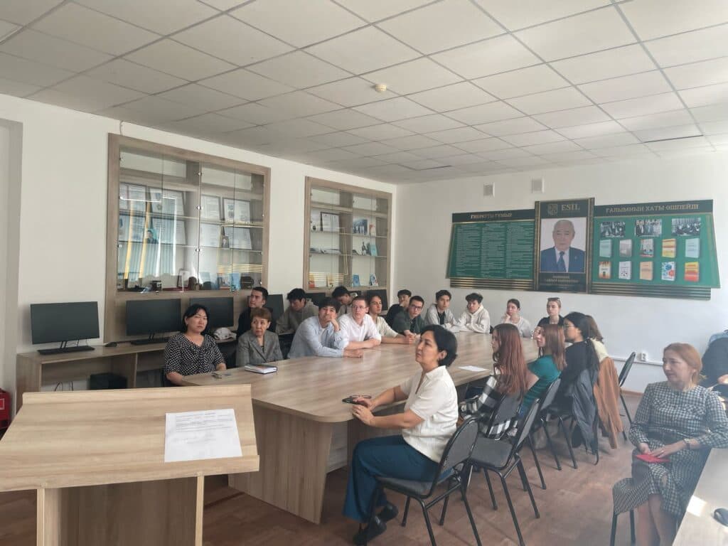 Esil University 组织绿色经济客座讲座