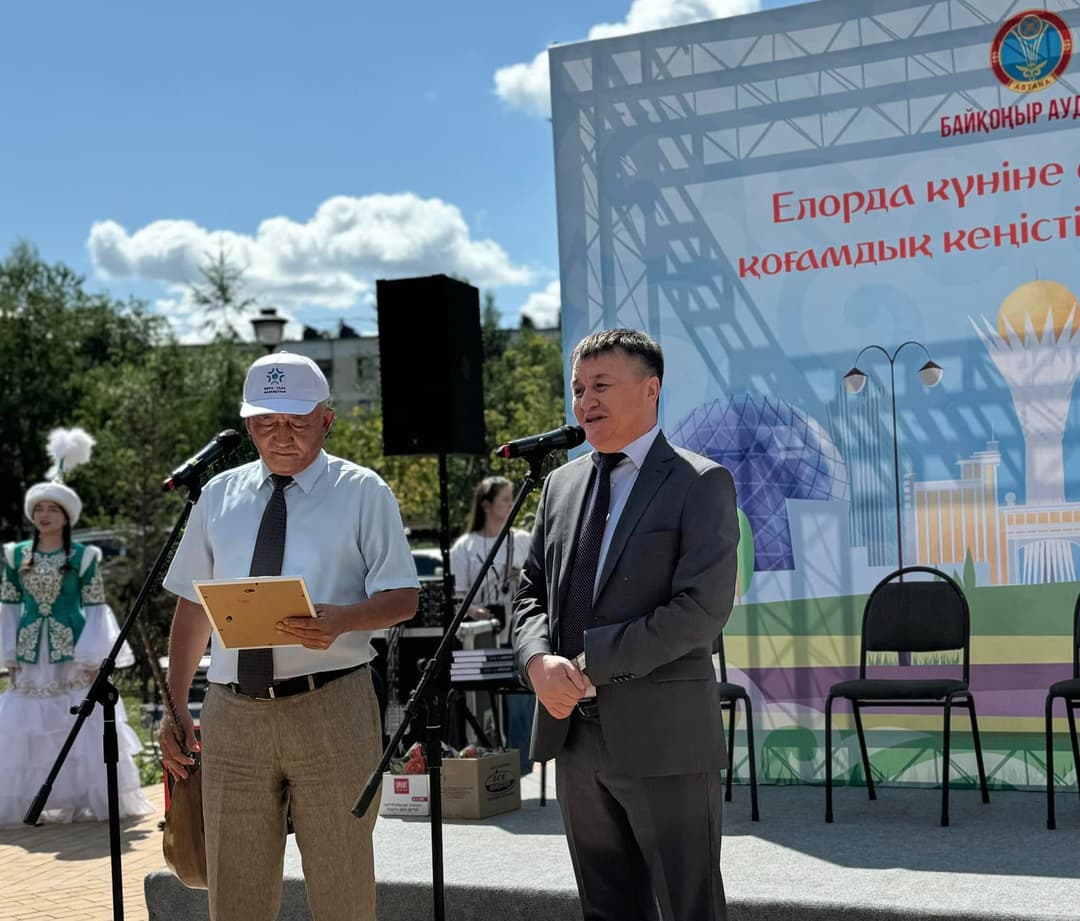 Esil University Астана күніне орай саябақтың ашылуына қатысты
